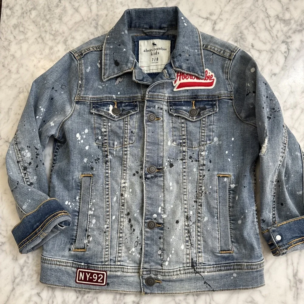 Abercrombie Kids Denim Jacket Size 7/8‎ Blue Paint Splatter Moose Back Graphic